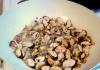 Naučiť sa variť morské plody: spôsoby varenia mušlí a pravidlá ich výberu
