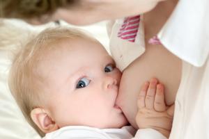 A szoptatás előnyei anyának és babának Egészséges és okos baba